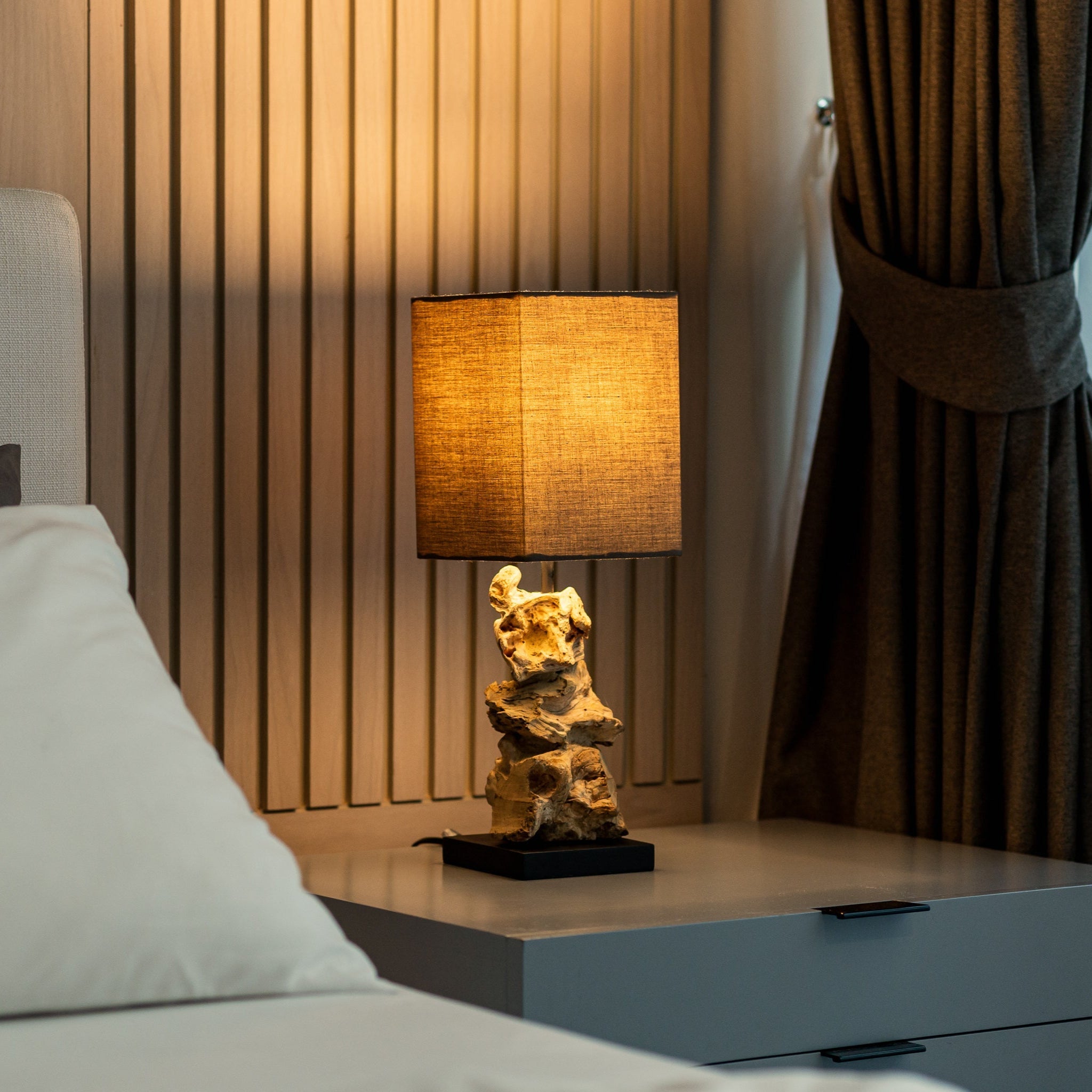 Eloria Table Lamp - Willow Tree DecorLi157