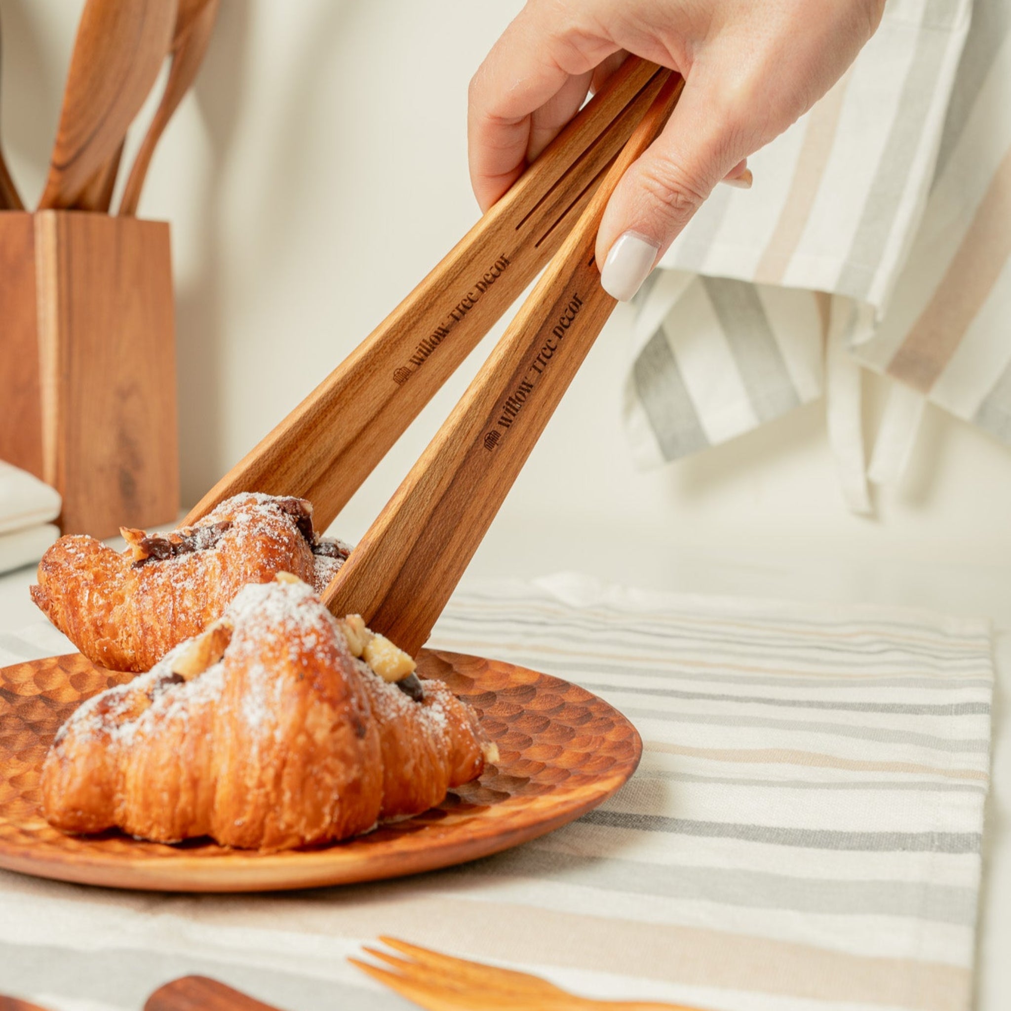 Teakwood Essential Utensil Set (inc. Flip Tongs) - Willow Tree DecorKD270